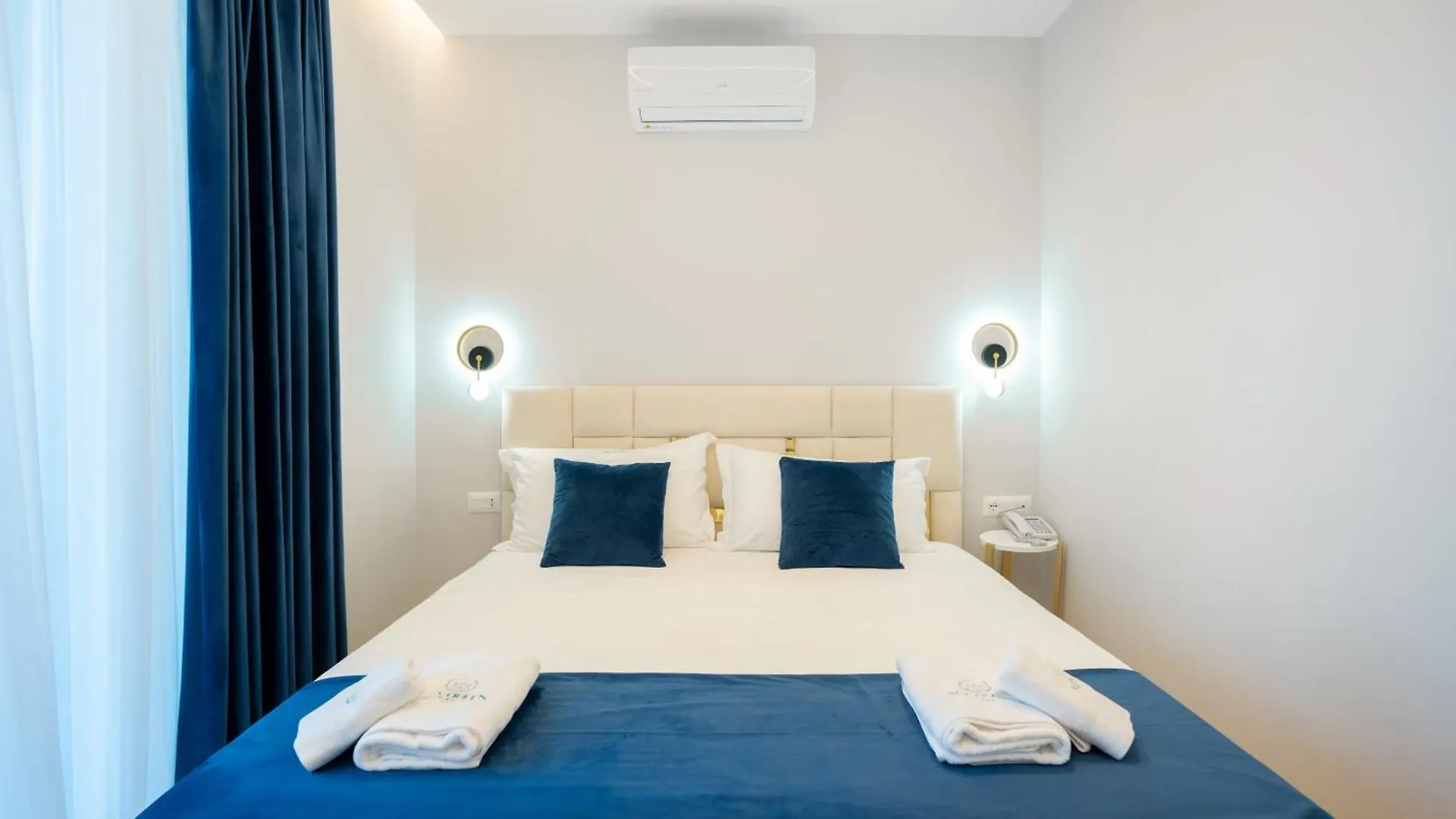 Sea Queen Luxury Hotel Radhimë 3*,