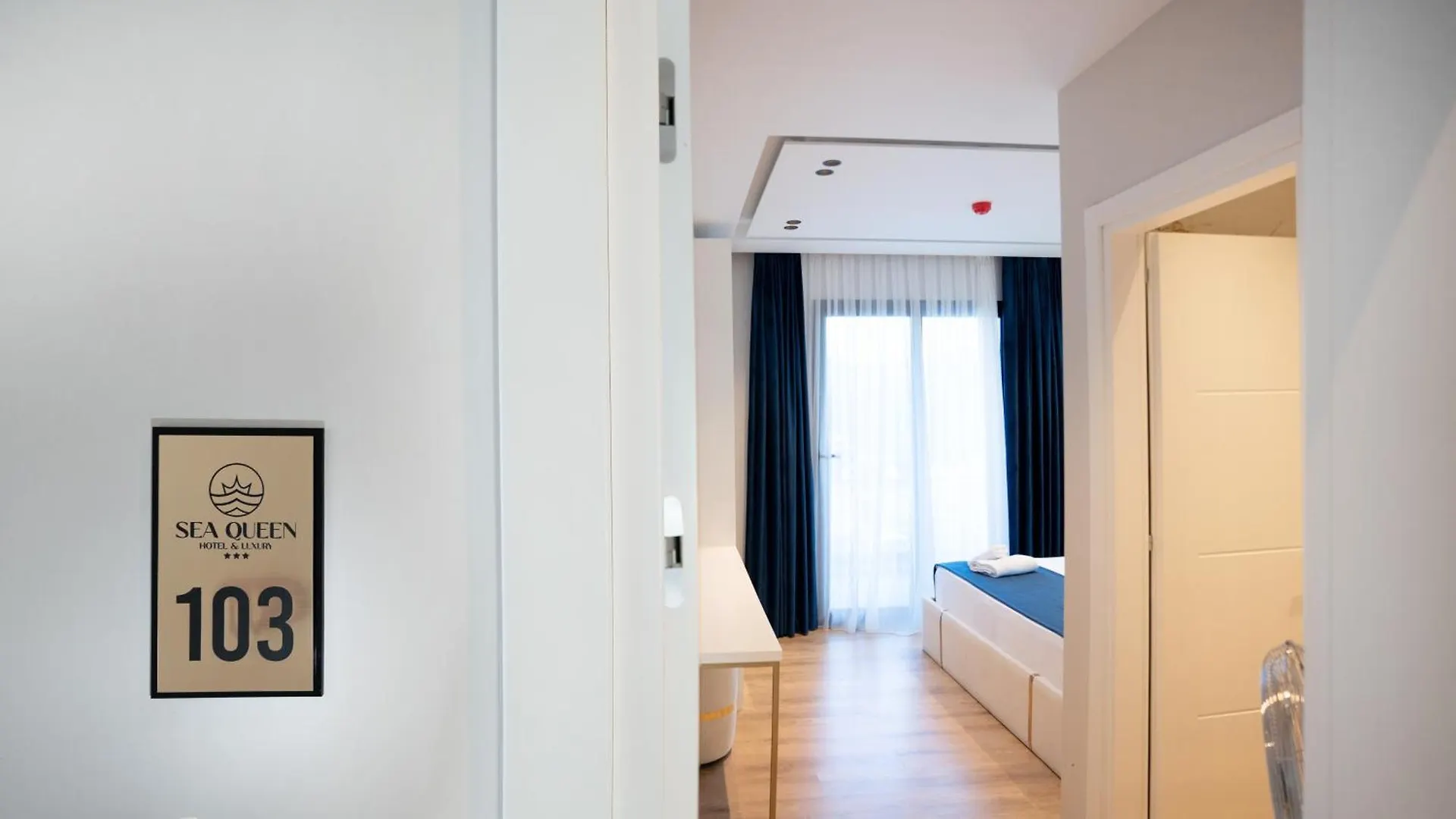 Sea Queen Luxury Hotel Radhimë