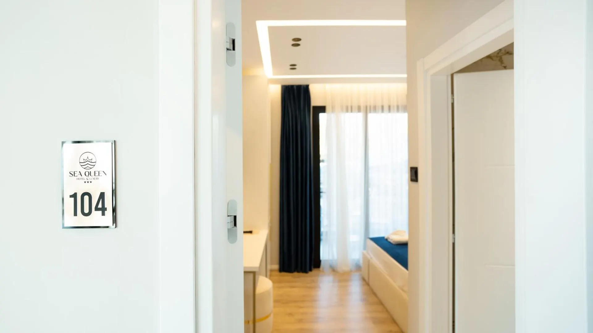 Sea Queen Luxury Hotel Radhimë 3*,