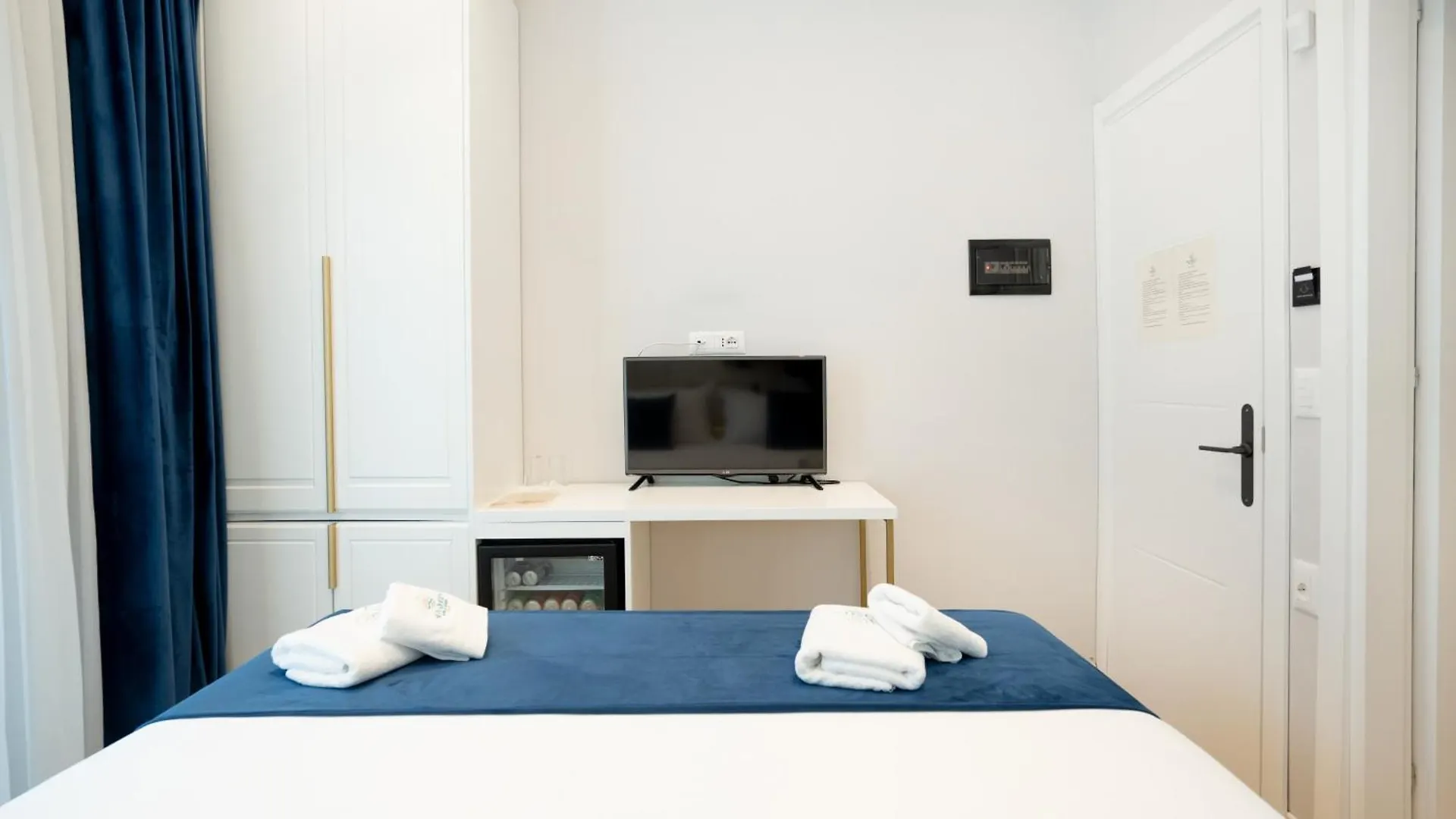Sea Queen Luxury Hotel Radhimë