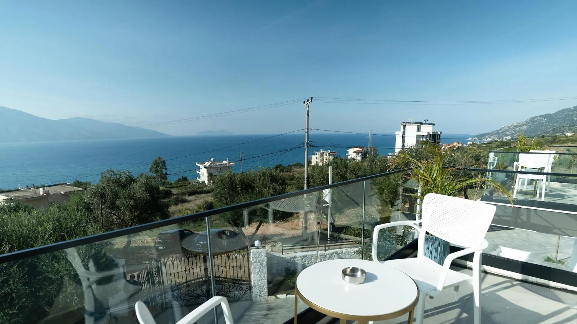 Sea Queen Luxury Hotel Radhimë