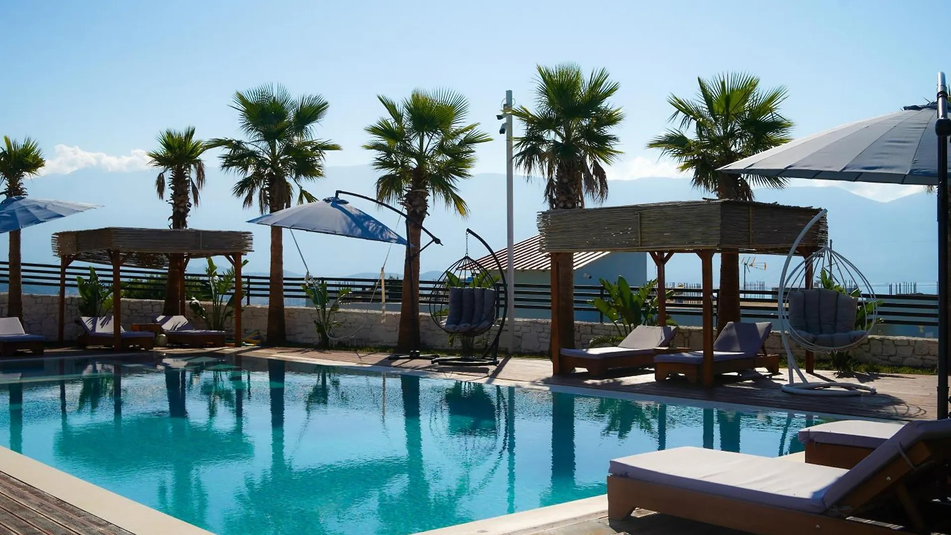 Sea Queen Luxury Hotel Radhimë
