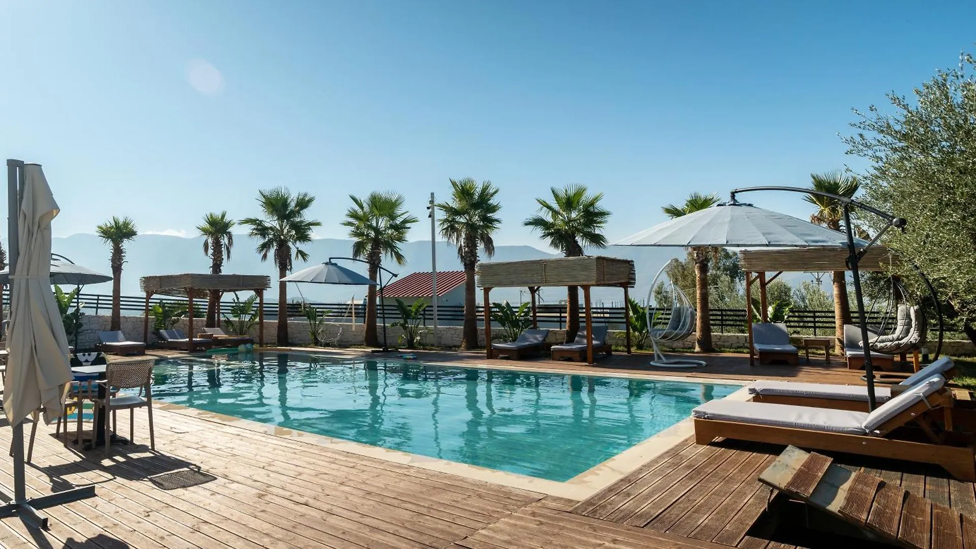 Sea Queen Luxury Hotel Radhimë