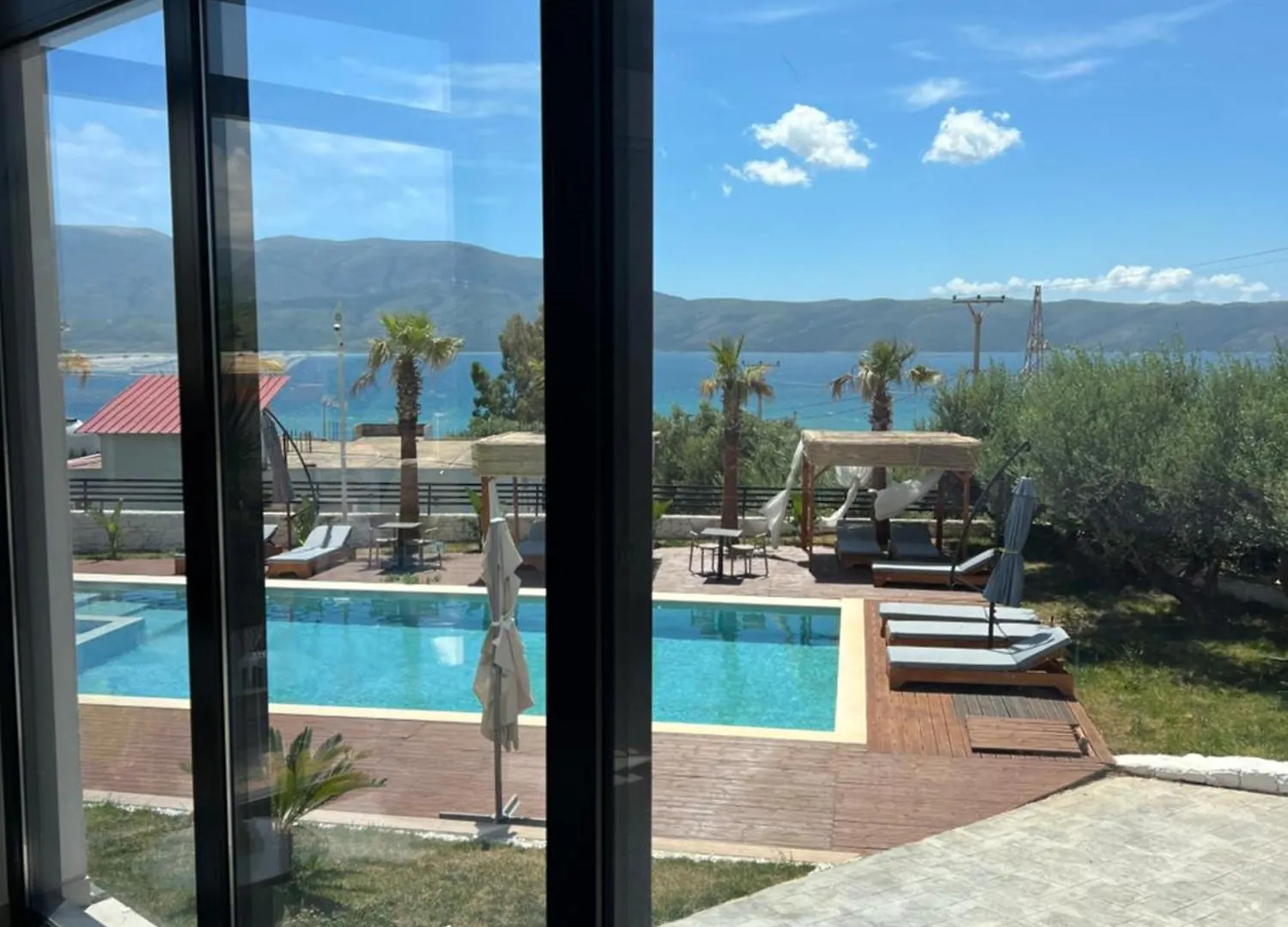 Sea Queen Luxury Hotel Radhimë